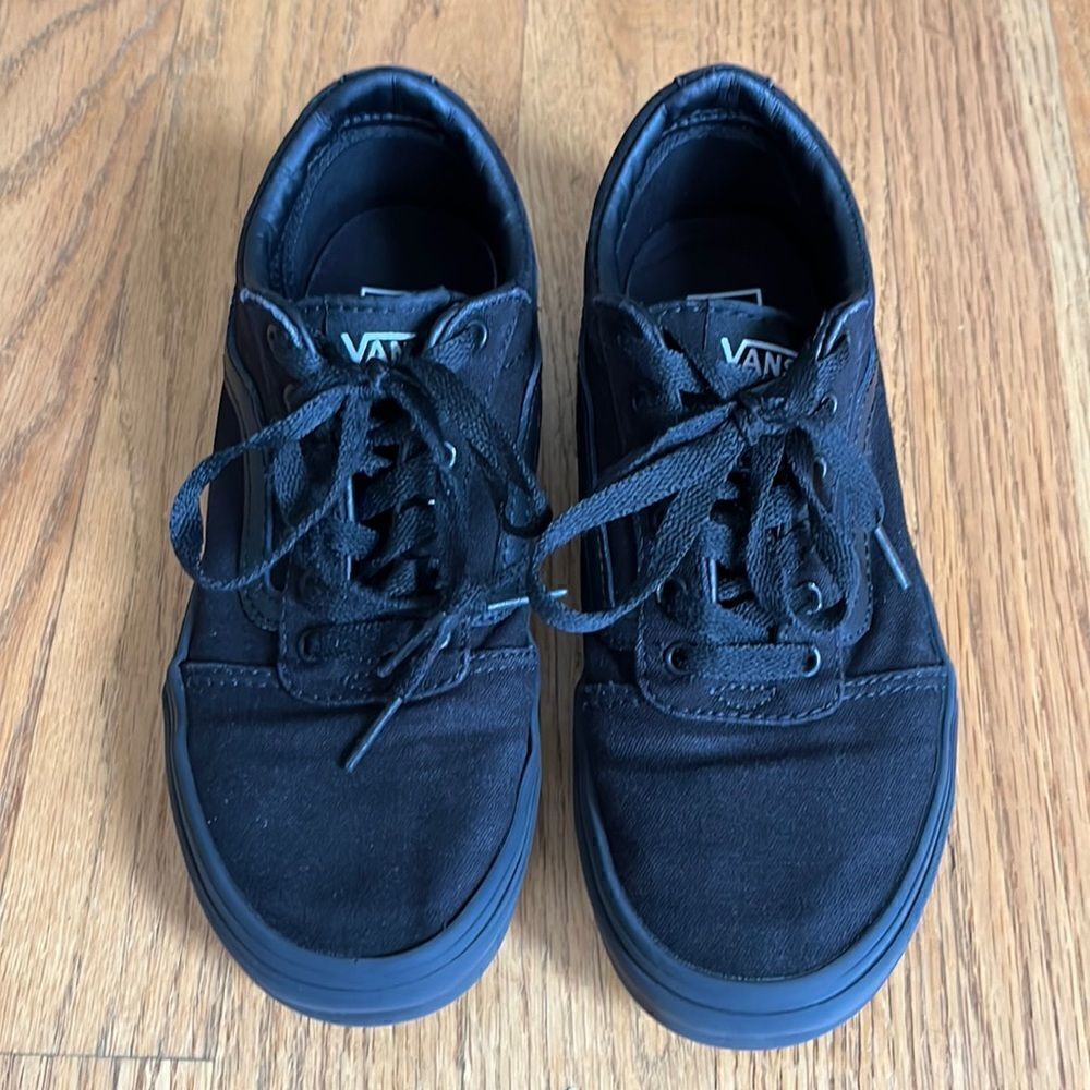 Vans Kid’s Old Skool Black Sneakers- Size 3.5
